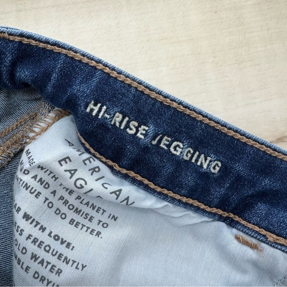 American Eagle Super High Rise Jegging-Size 8 Short Blue wash Skinny Jeans - Picture 4 of 7